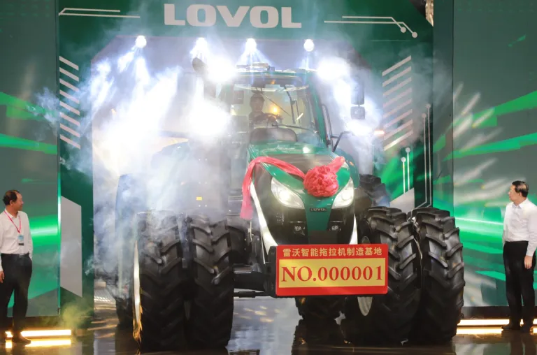profi-magazine-features-lovol-intelligent-tractor-manufacturing-base-100000-lovol-tractors-a-year